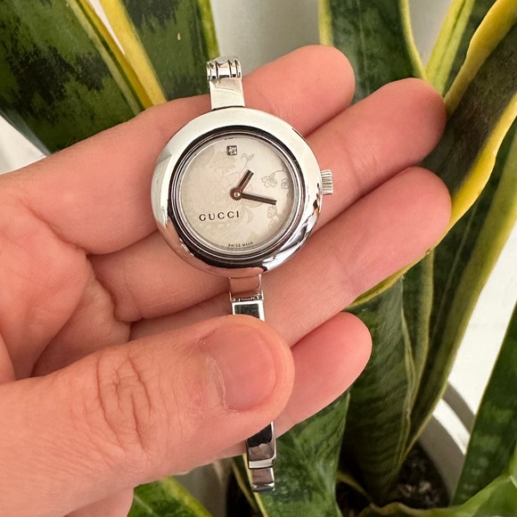 Gucci Accessories - Gucci Bangle Watch Round Face